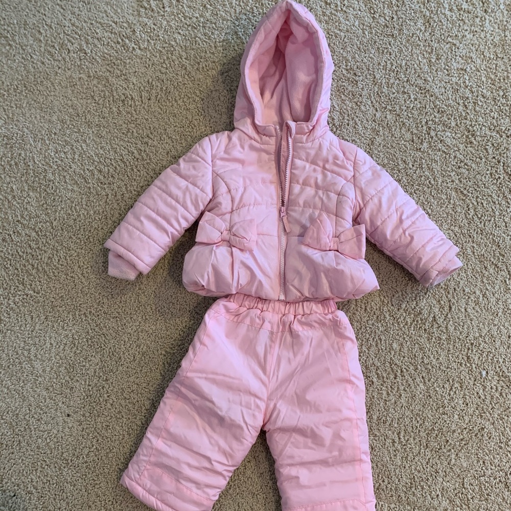 Girls snowsuit -EUC- warm, cozy and cute! ❄️